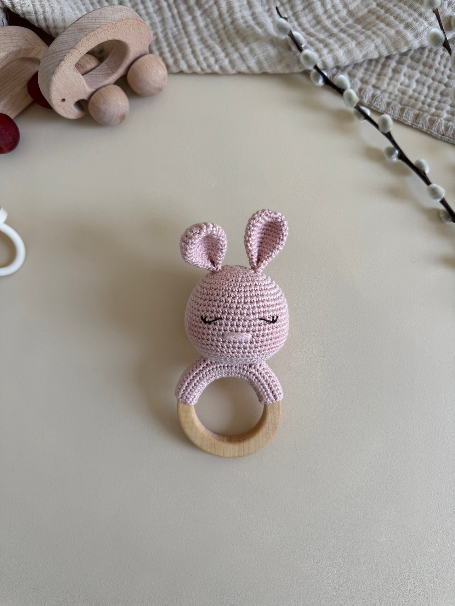 Handgemaakt rammelaar met bijtring - Bunny