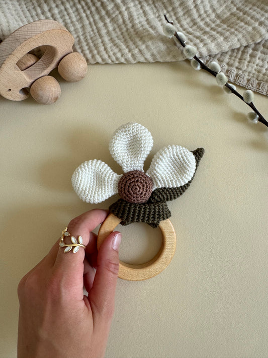 Handgemaakt rammelaar met bijtring - Daisy