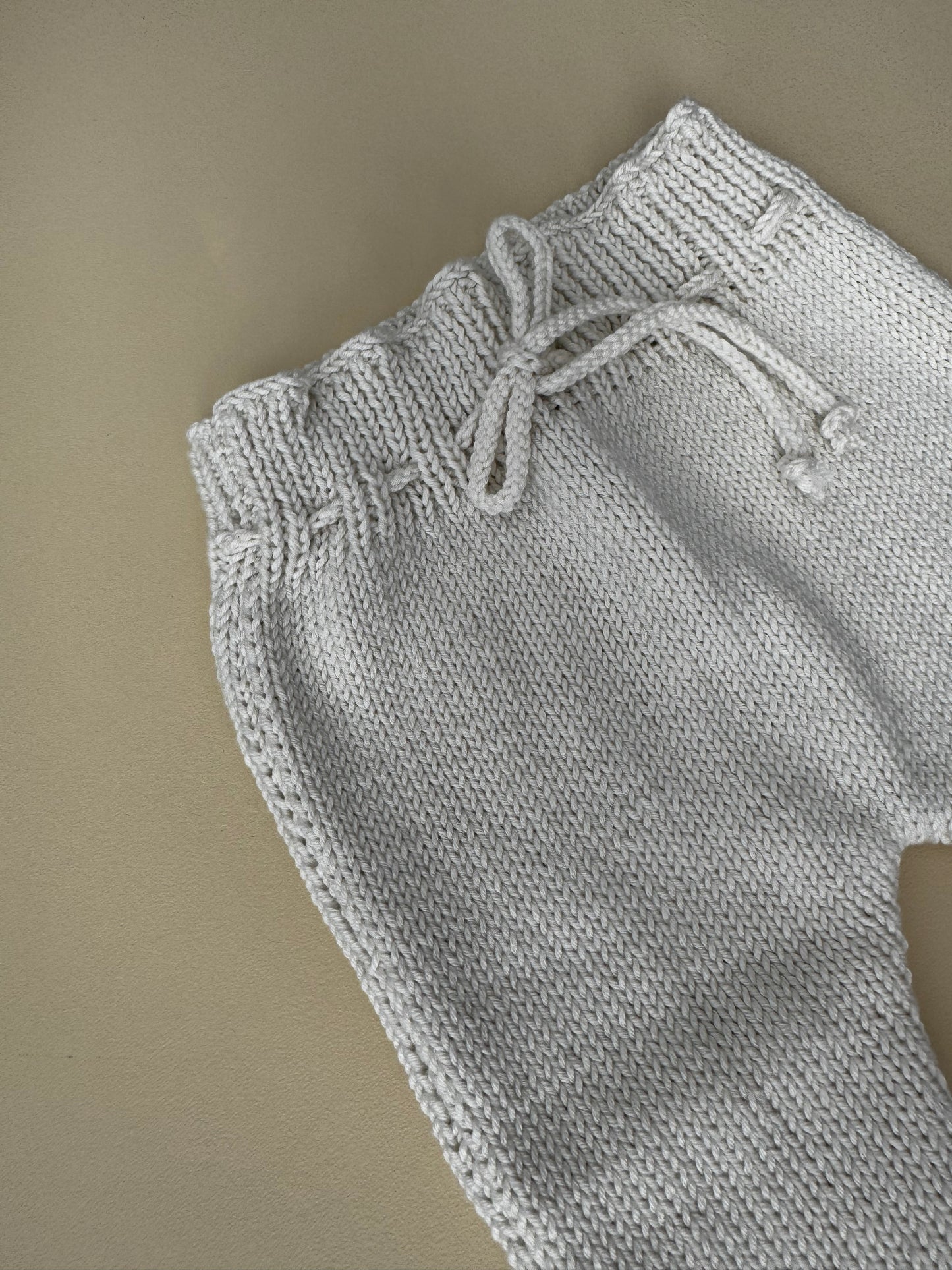 Gebreid newborn setje van biologisch katoen