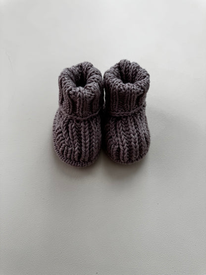 Gebreide babyslofjes van biologisch katoen - Bruin