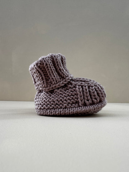 Gebreide babyslofjes van biologisch katoen - Bruin
