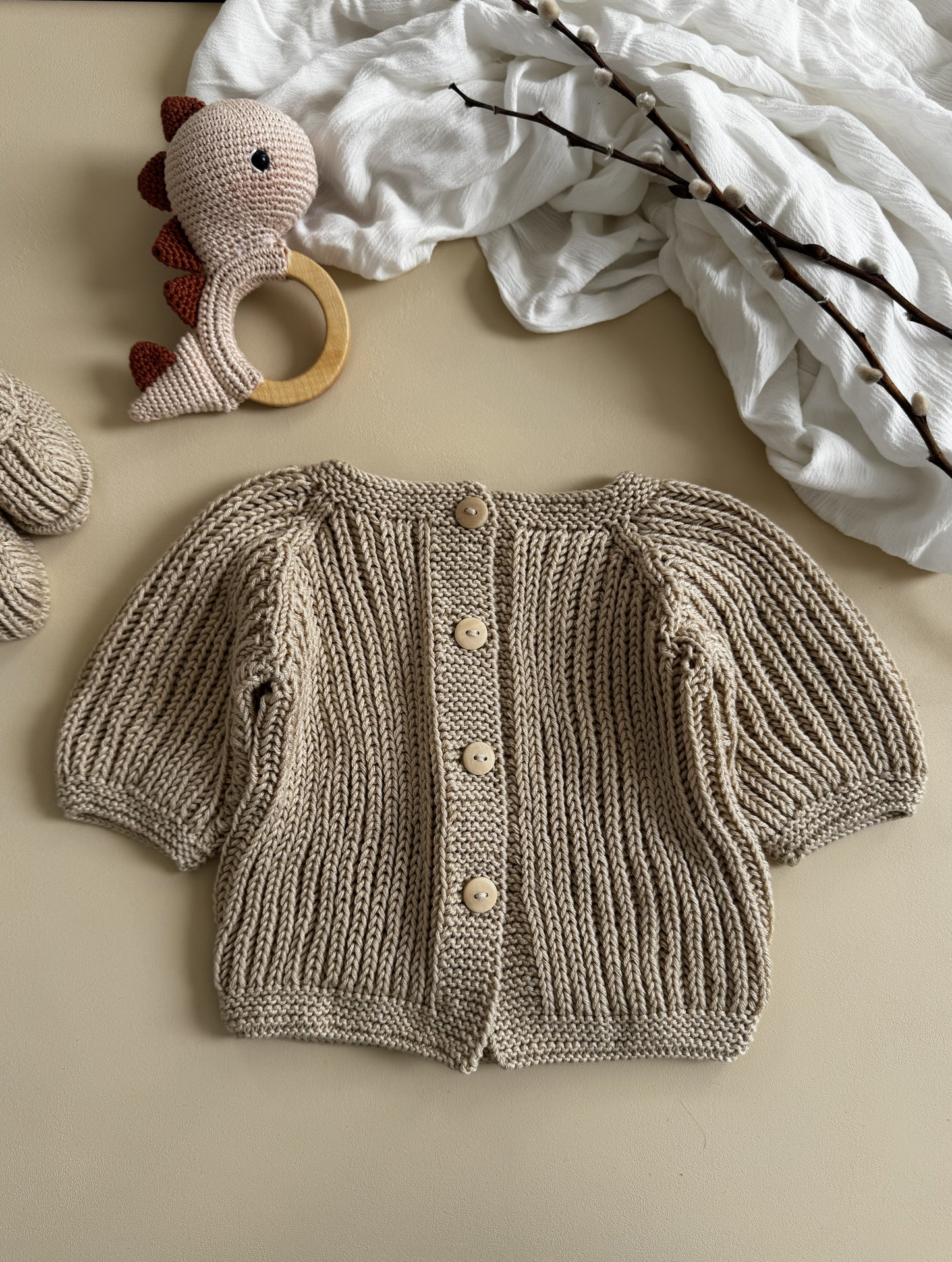 Gebreid vest met knopen van biologisch katoen - Beige