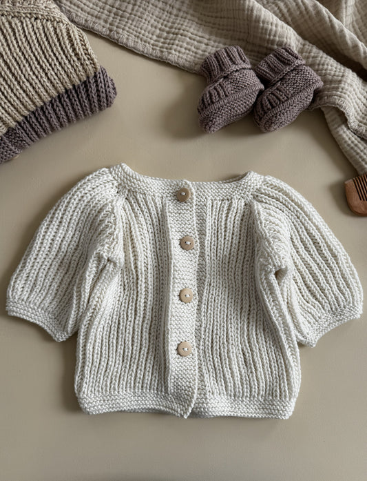 Gebreid vest met knopen van biologisch katoen - Créme