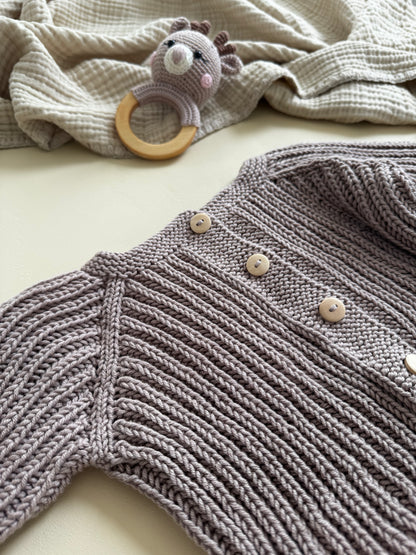 Gebreid vest met knopen van biologisch katoen - Bruin