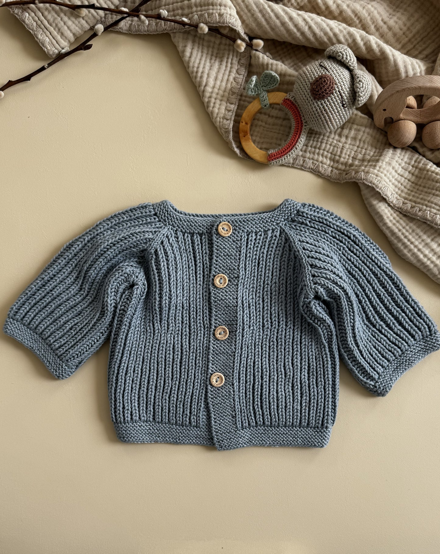 Gebreid vest met knopen van biologisch katoen - Blauw