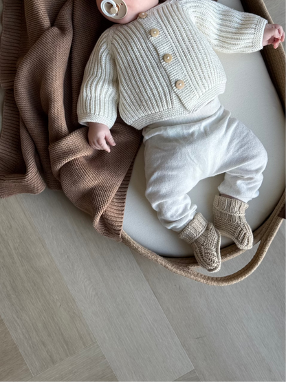 Knitted cardigan with buttons in organic cotton - Cream